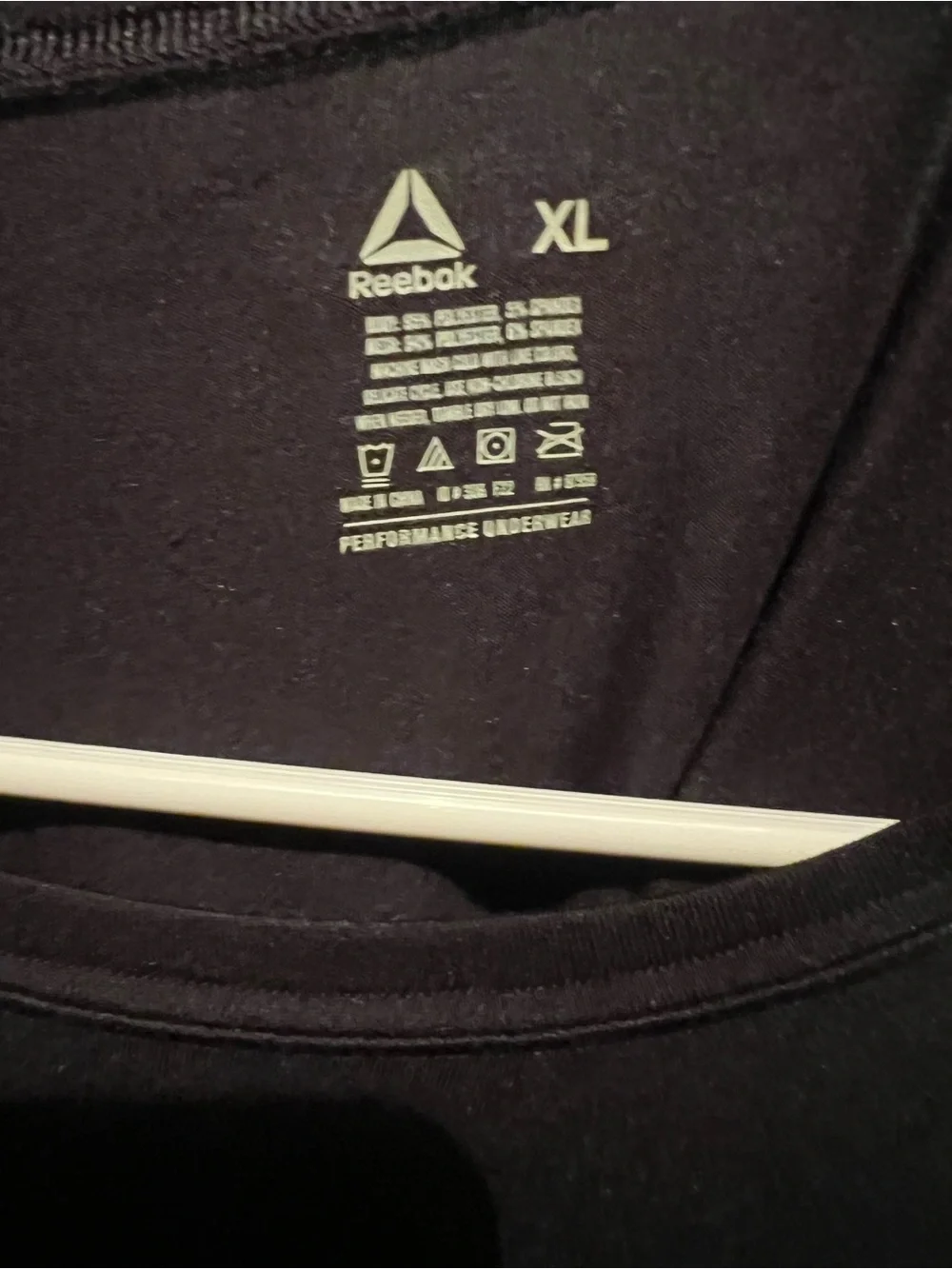 Reebok Unisex XL Black Performance Long Sleeve Crew Neck Athletic Shirt Workout